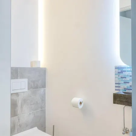 Stunning Duplex In The Center *